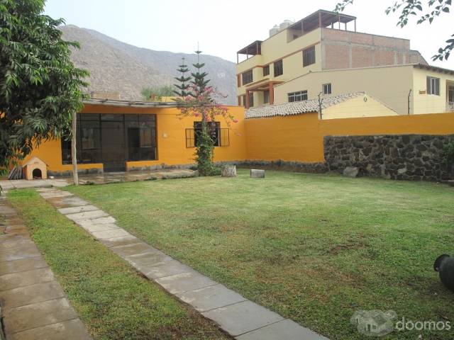 CASA EN CHACLACAYO CON JARDIN