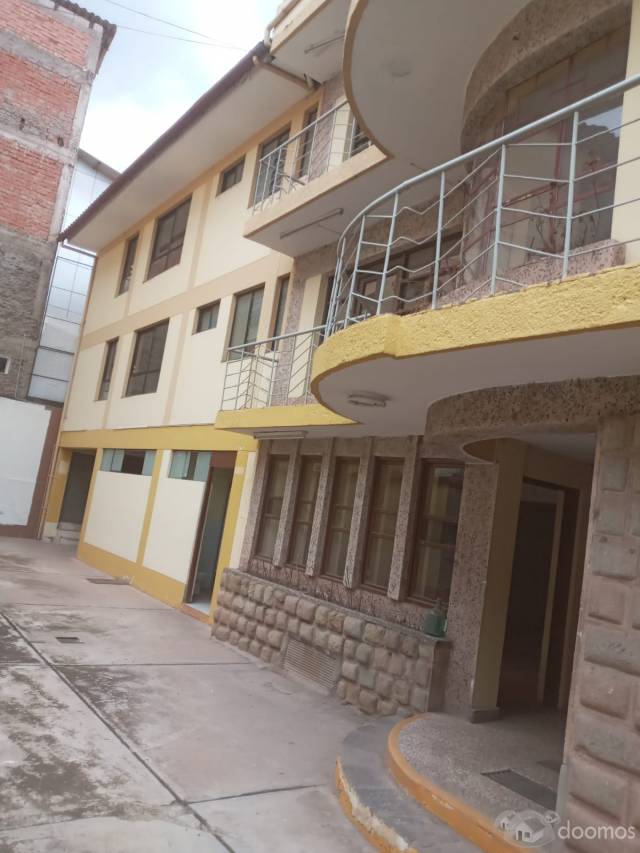 EN VENTA INTERESANTE INMUEBLE EN AV. CENTENARIO-CUSCO