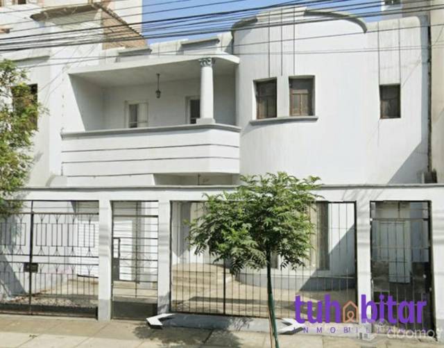 SE VENDE CASA COMO TERRENO EN MIRAFLORES