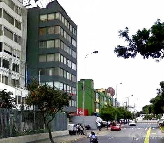 VENDO DEPARTAMENTO EN EXCELENTE ZONA COMANDANTE ESPINAR - MIRAFLORES