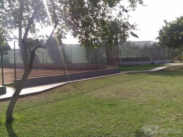 Casa de 1000 m2 frente a parque con pistas de TENIS en Sol de la Molina