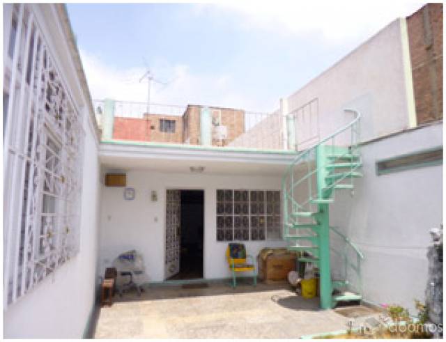 Casa como terreno en venta 190m2, parametros RDA