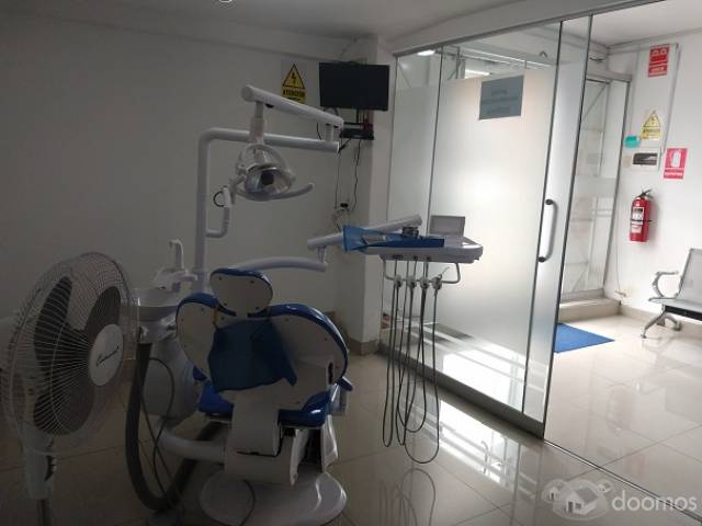 Alquiler de consultorio equipado de odontología (puerta calle)