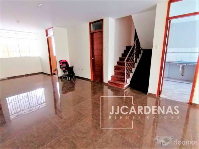 AMPLIA CASA EN VENTA de 03 pisos, URB SAN ISIDRO I ETAPA